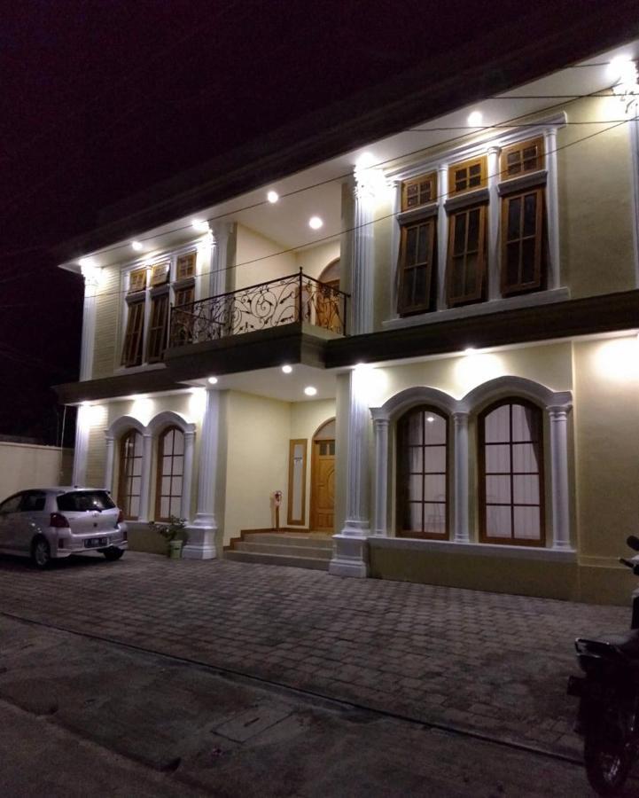 Bluefire Homestay Syariah Banyuwangi  Exterior foto